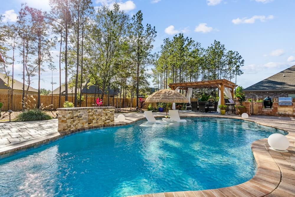 How Pool Builders Overcome Site Challenges in Florida 