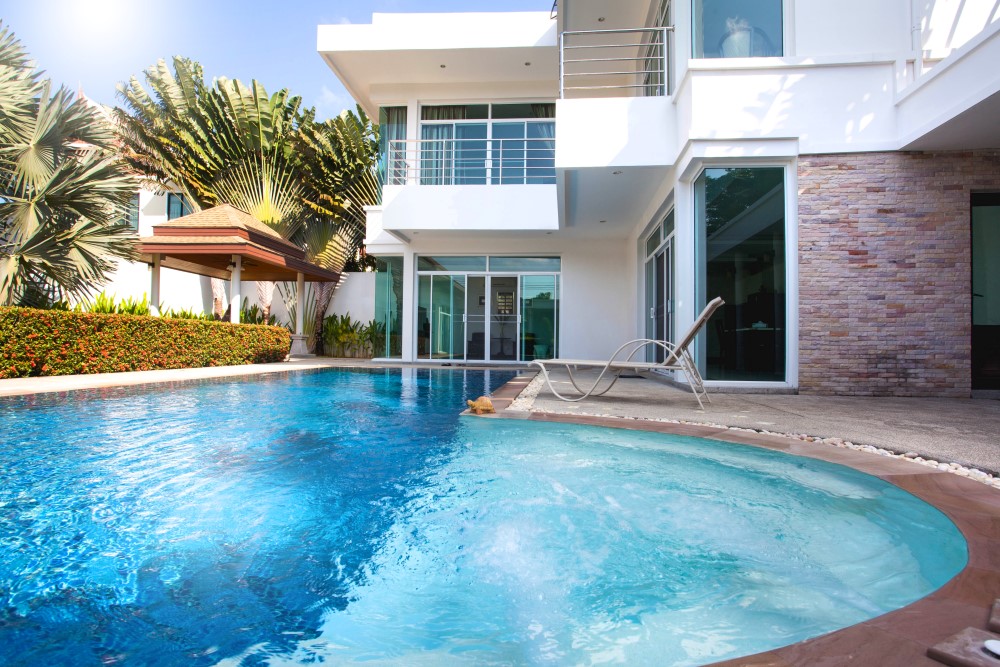 Finding the Balance Between Durability and Design in Pool Materials